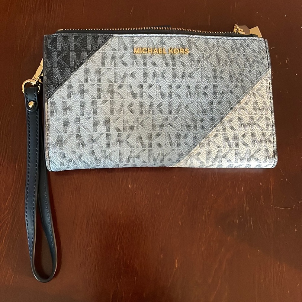 Michael Kors Smartphone Wristlet